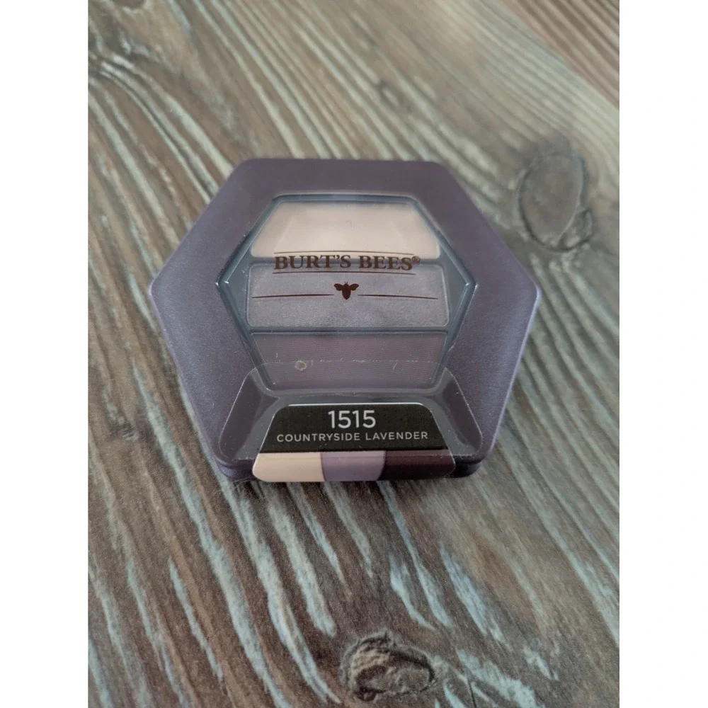 Burt's Bees 100% Natural Eyeshadow Trio Pallet 0.12 oz 1515 Countryside Lavender